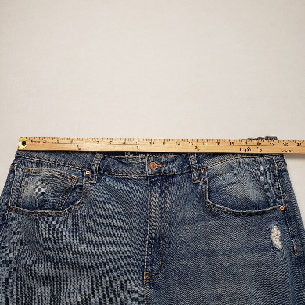 No Boundaries Jeans Womens 21 Blue Medium Wash Distressed Thrashed High Rise - Picture 6 of 16